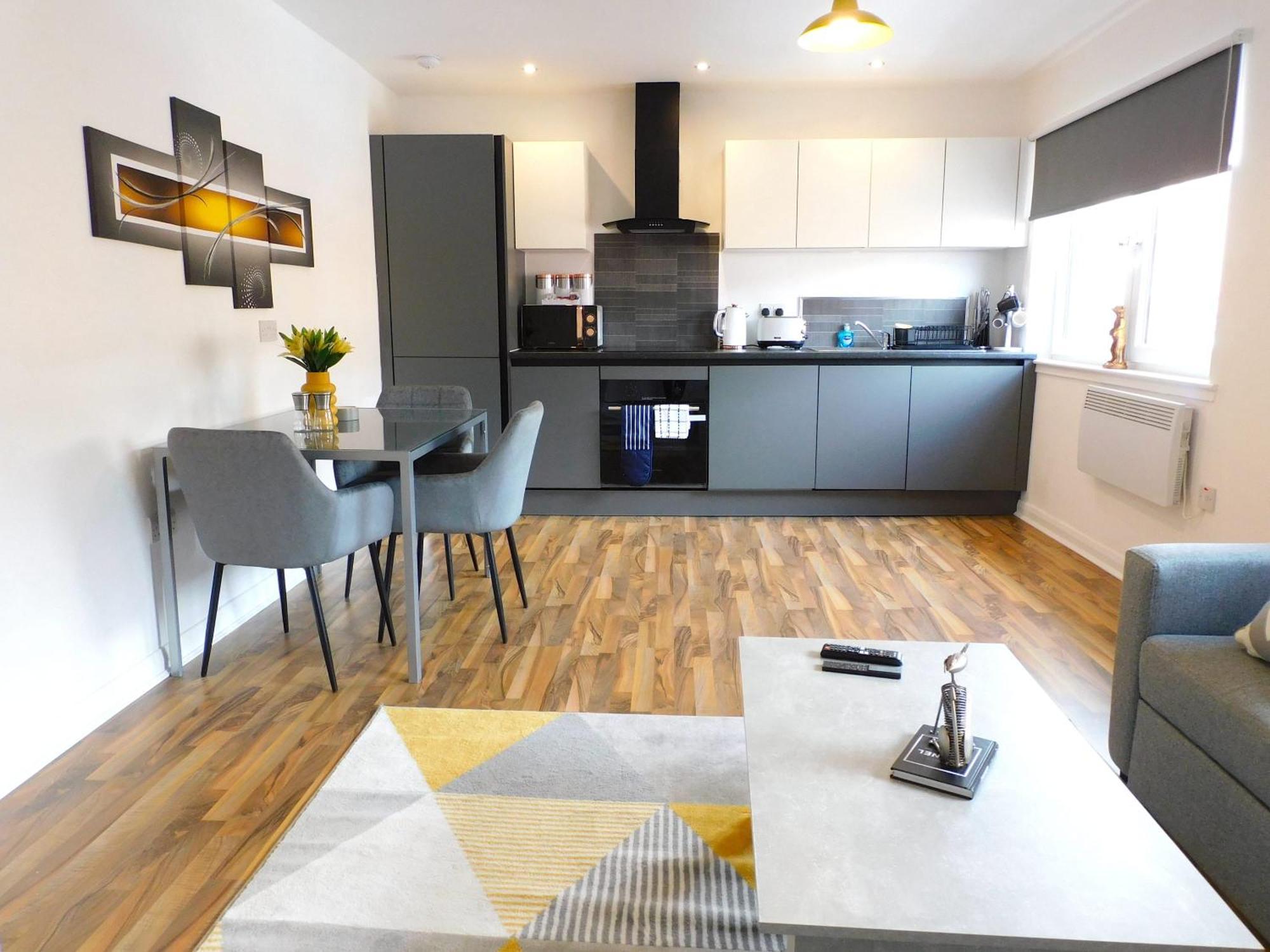 Newly Refurbished 1 Bed In Close To Station And Local Amenities